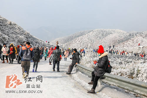 千姿百态北国景，和尚出外来游玩。是什么生肖|综合研究解释落实